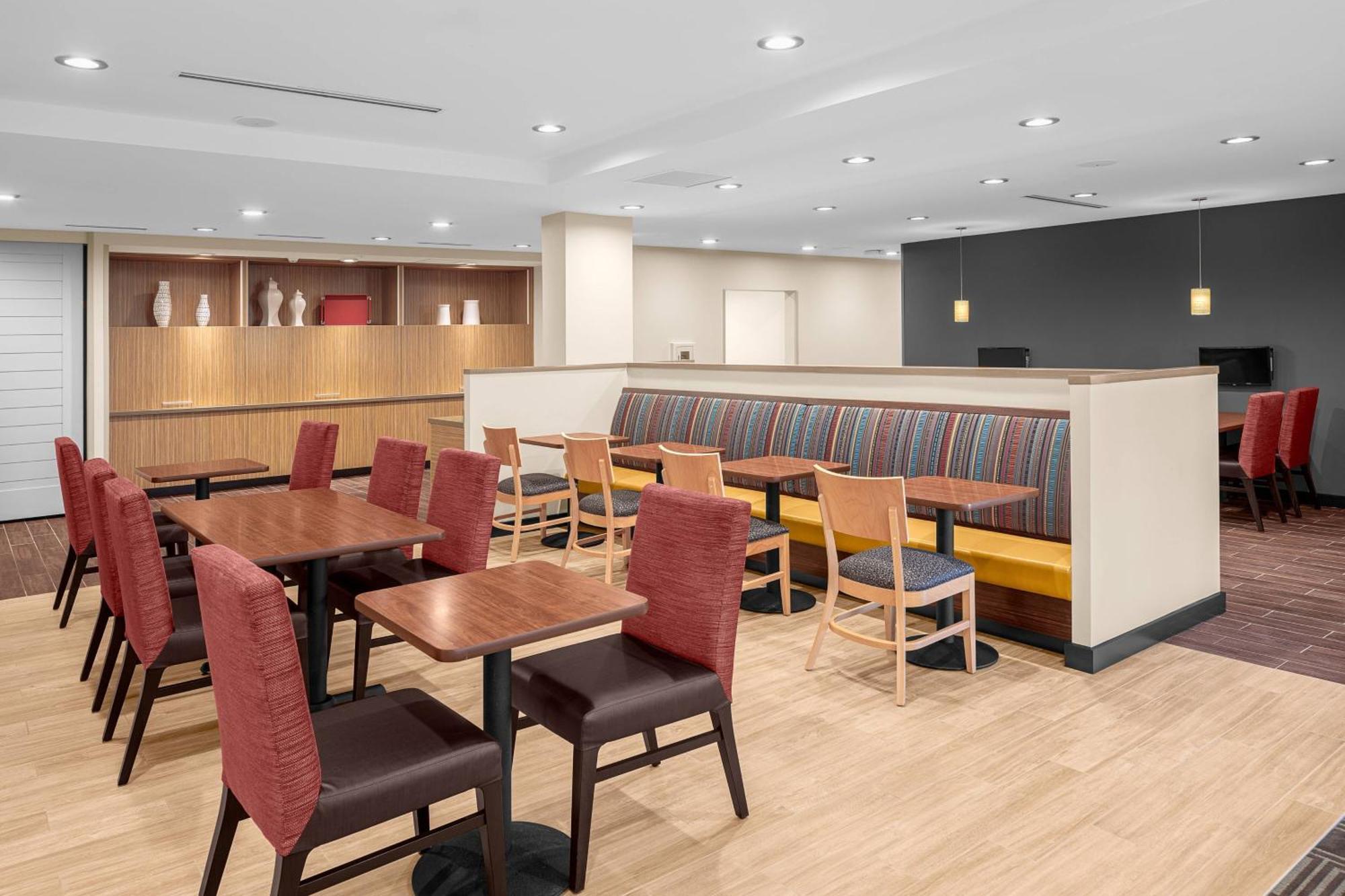 Towneplace Suites Cincinnati Fairfield Eksteriør billede
