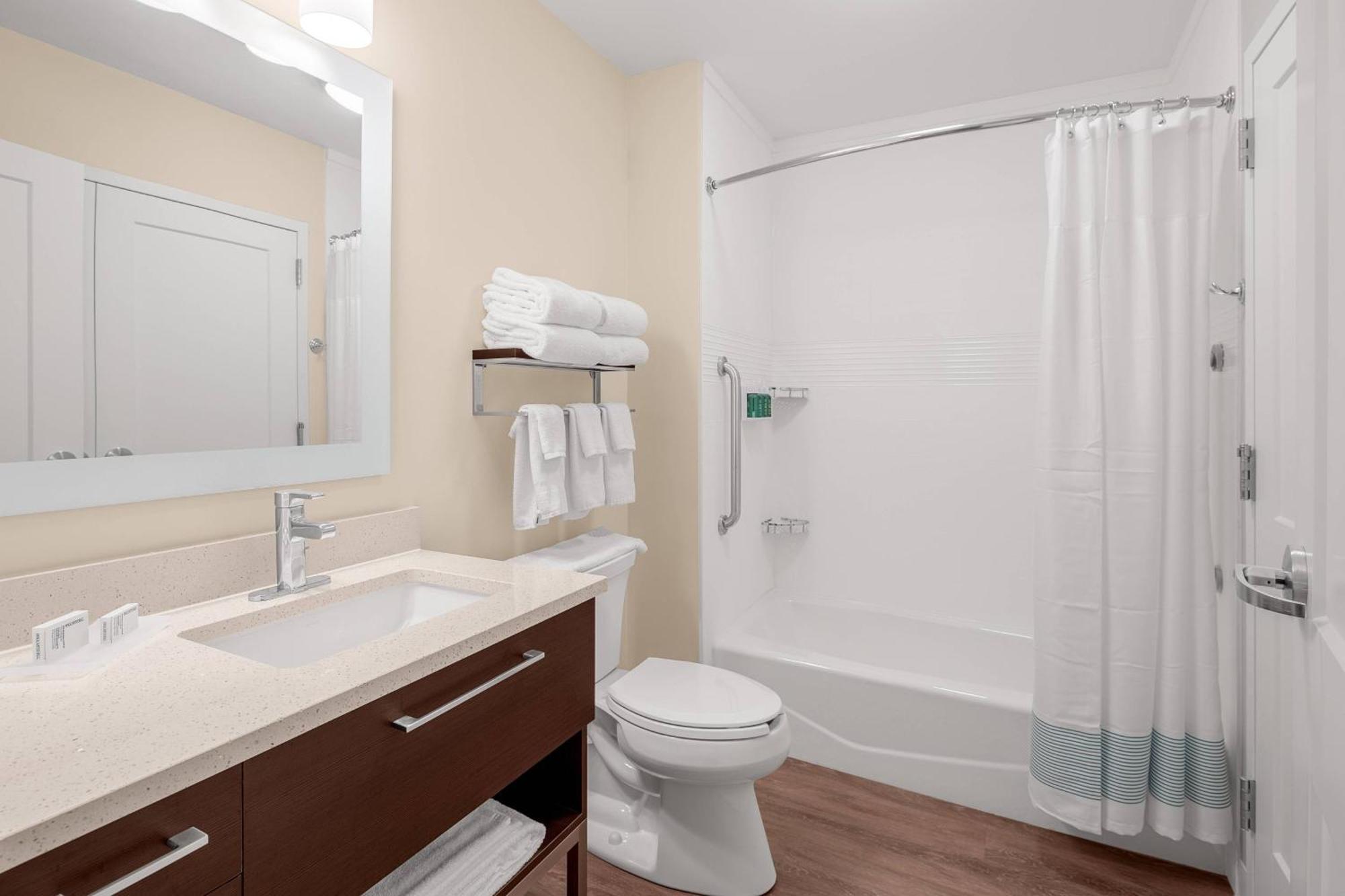 Towneplace Suites Cincinnati Fairfield Eksteriør billede